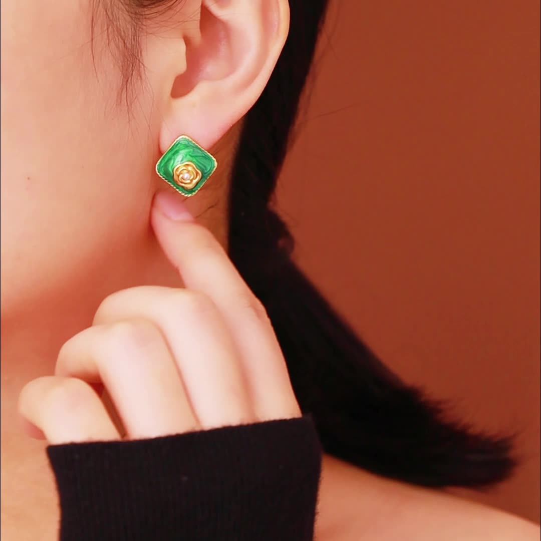 Niche design high-end earrings for women with a small fragrance style camellia earrings