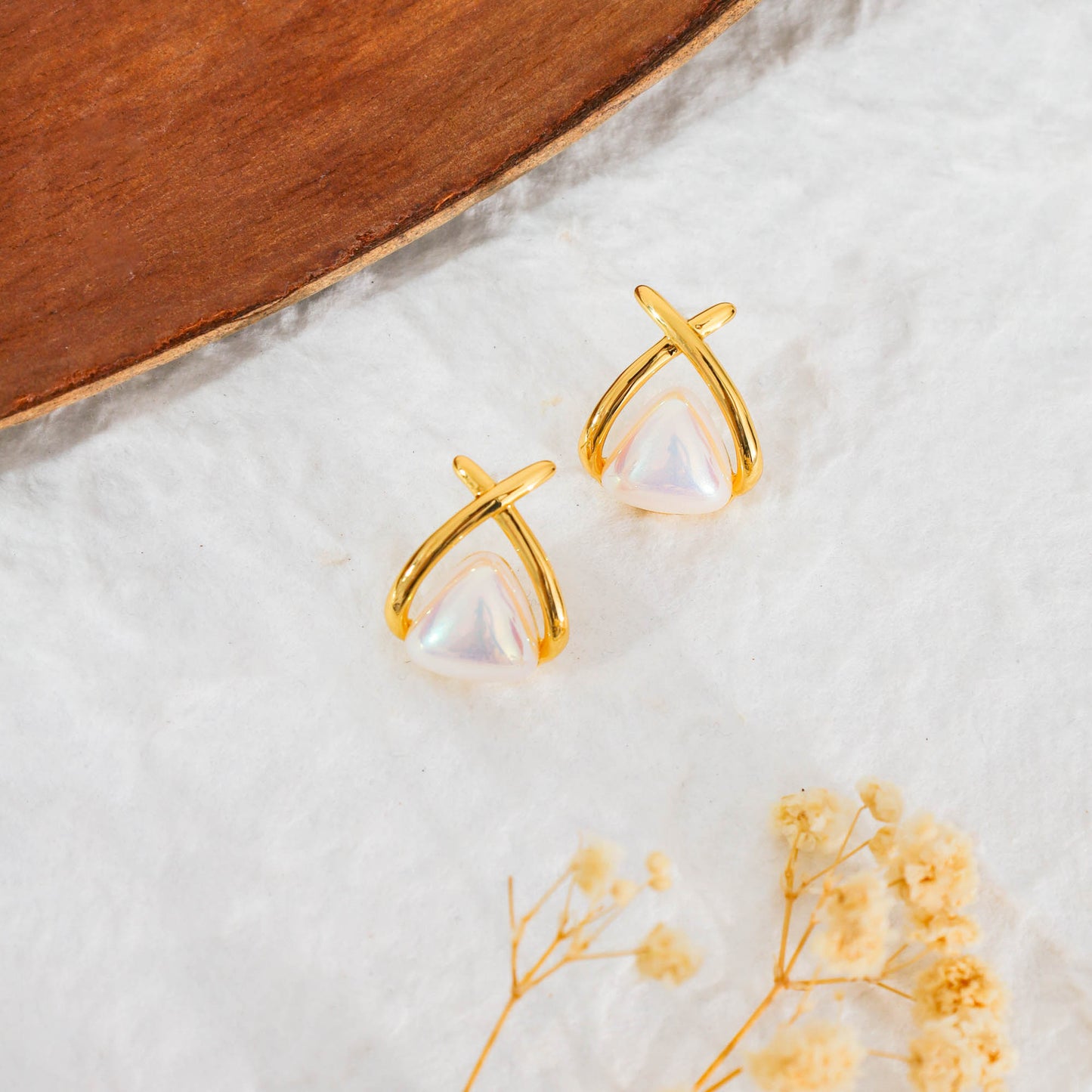 Retro metal geometric design gold earrings