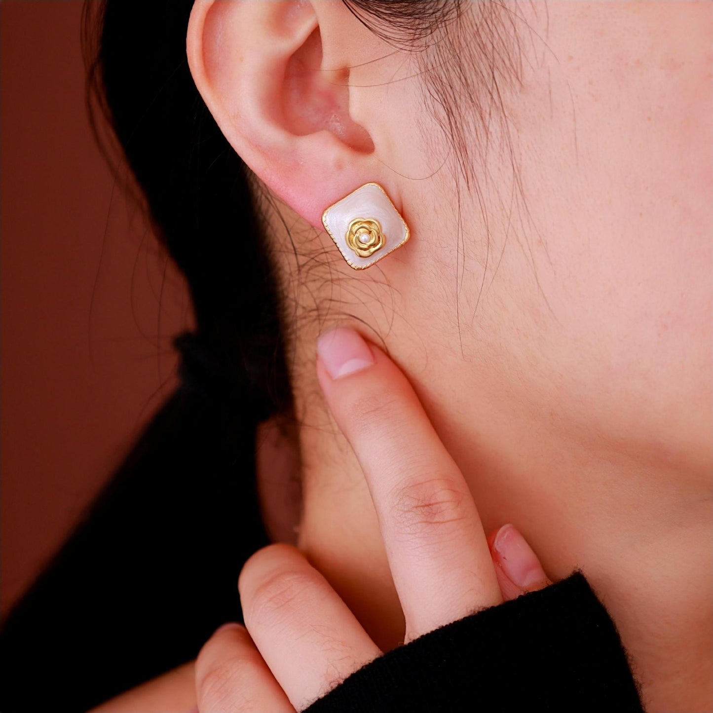 Niche design high-end earrings for women with a small fragrance style camellia earrings