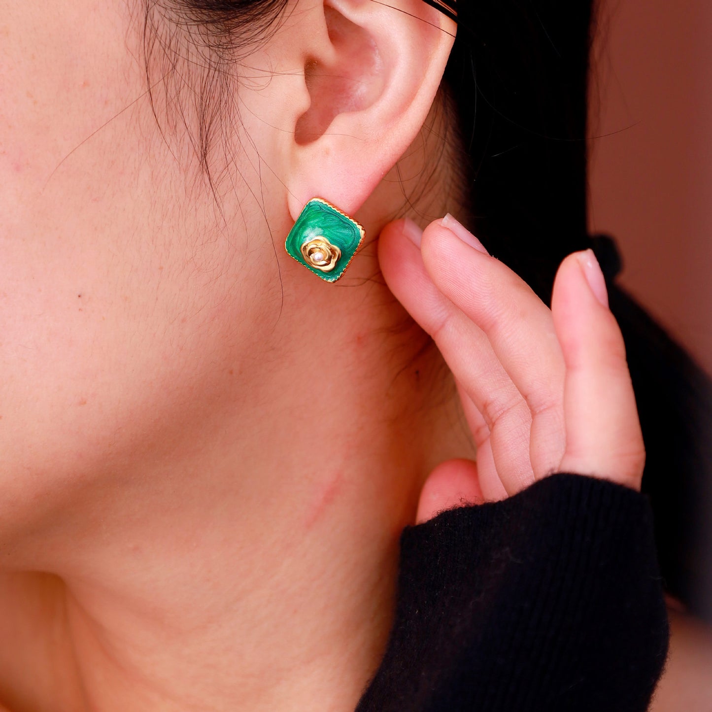 Niche design high-end earrings for women with a small fragrance style camellia earrings