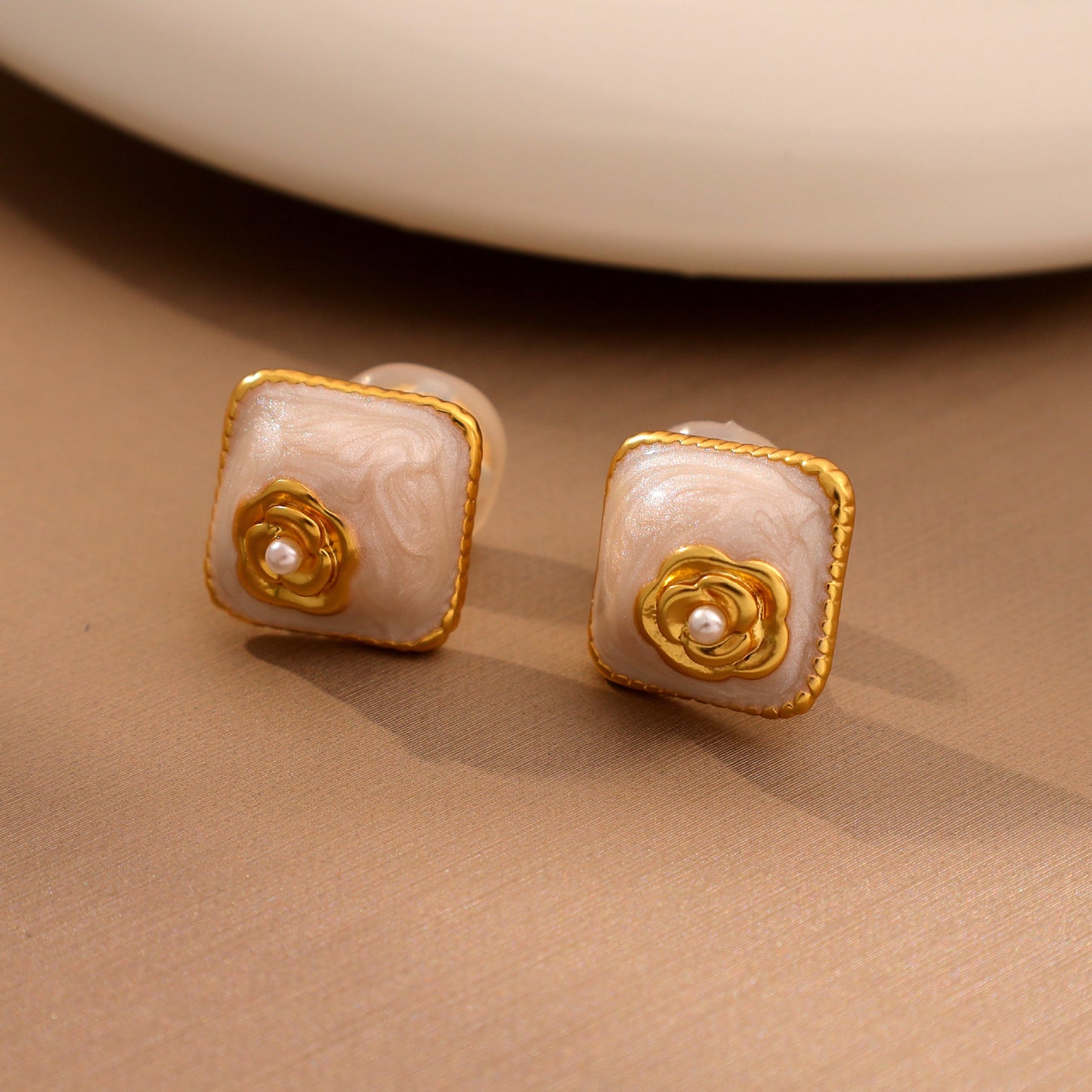 Niche design high-end earrings for women with a small fragrance style camellia earrings