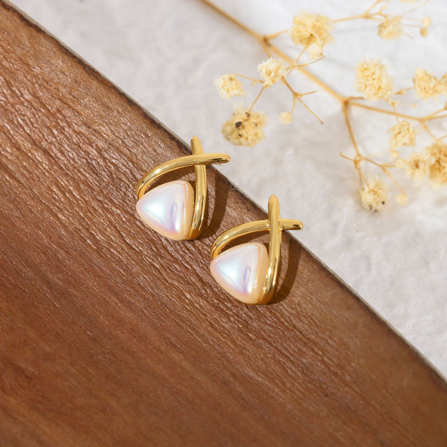 Retro metal geometric design gold earrings