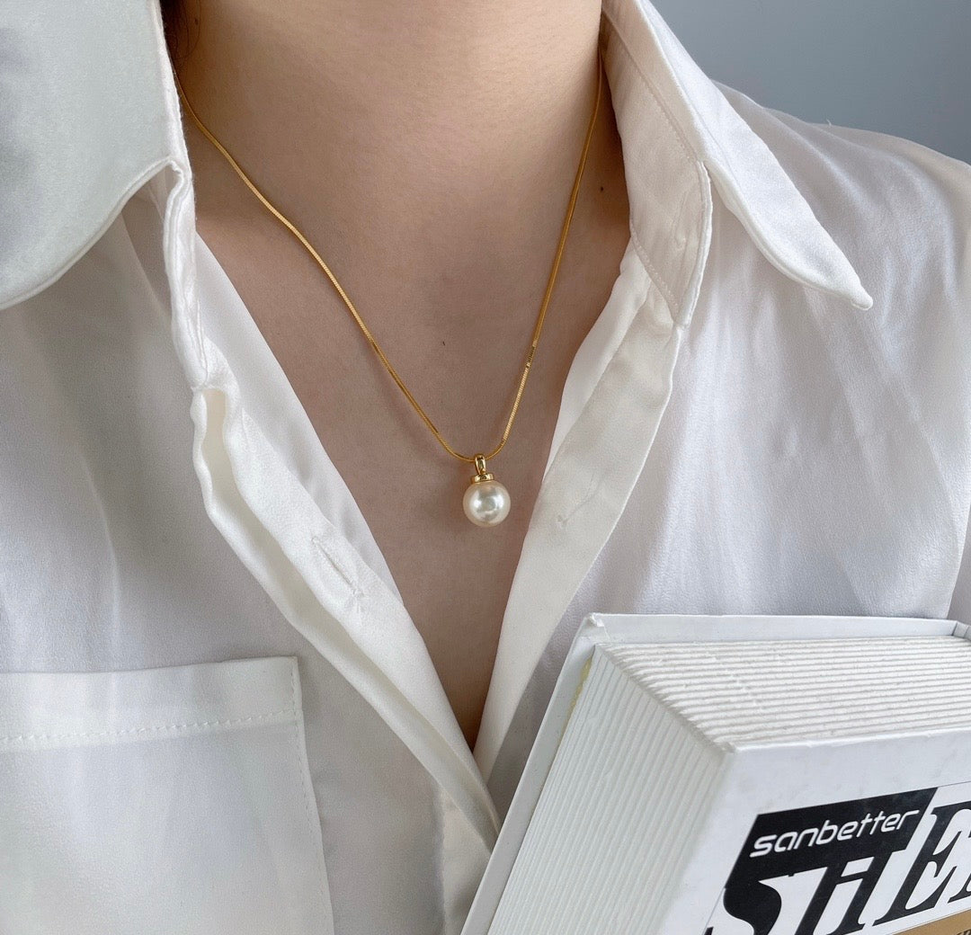 Pearl pendants, gold-plated necklaces, natural freshwater pearls, Valentine's Day gifts.