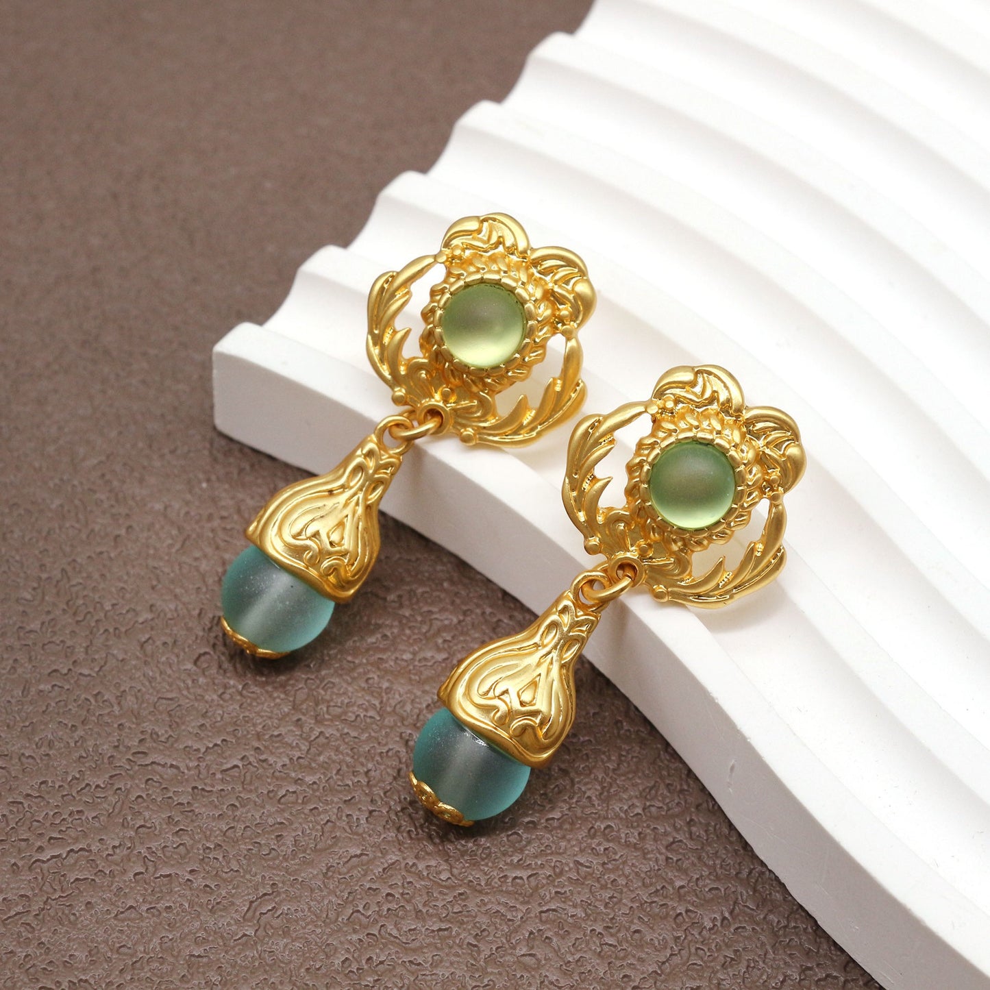 French light luxury style, brass material, 18K gold electroplated, oval natural tiger's eye stone earrings