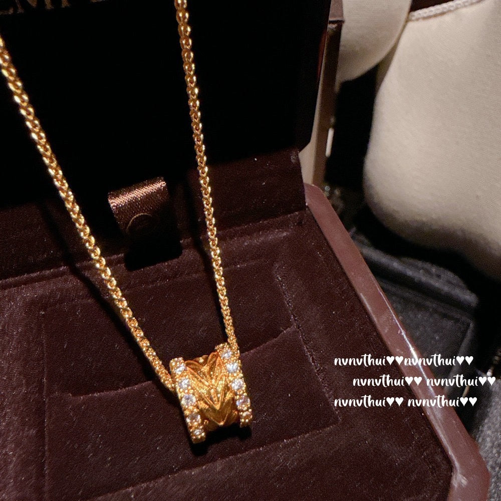 Italian retro brushed star-awned gemstone Passepartout necklace Vintage plated with 18K gold grain zircon necklace