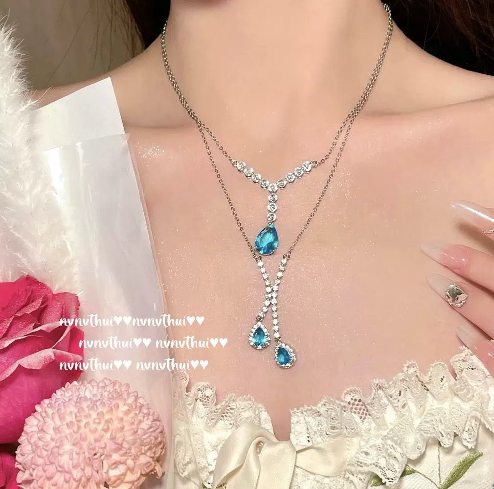 Comet Maria Sapphire Droplet Necklace: a rich girl with 18K gold plated teardrop zircon Y-shaped necklace.