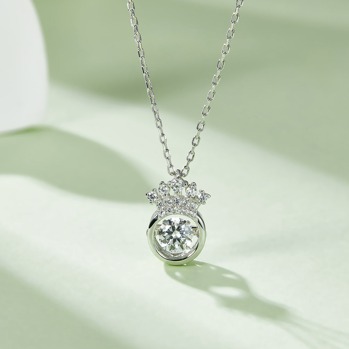 Moissanite Smart Heart Crown Heart Swing Pendant Fashion Necklace Jewelry