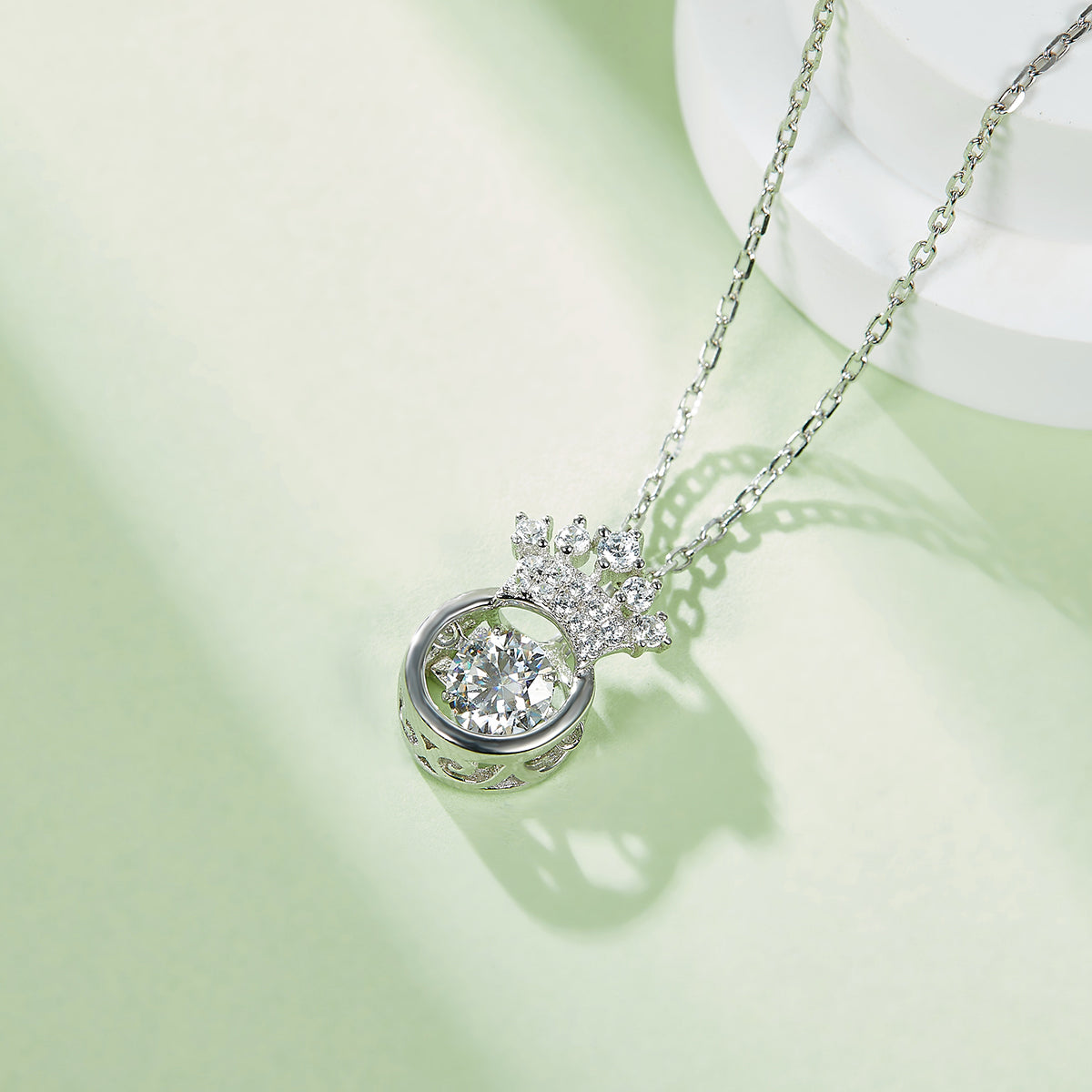 Moissanite Smart Heart Crown Heart Swing Pendant Fashion Necklace Jewelry