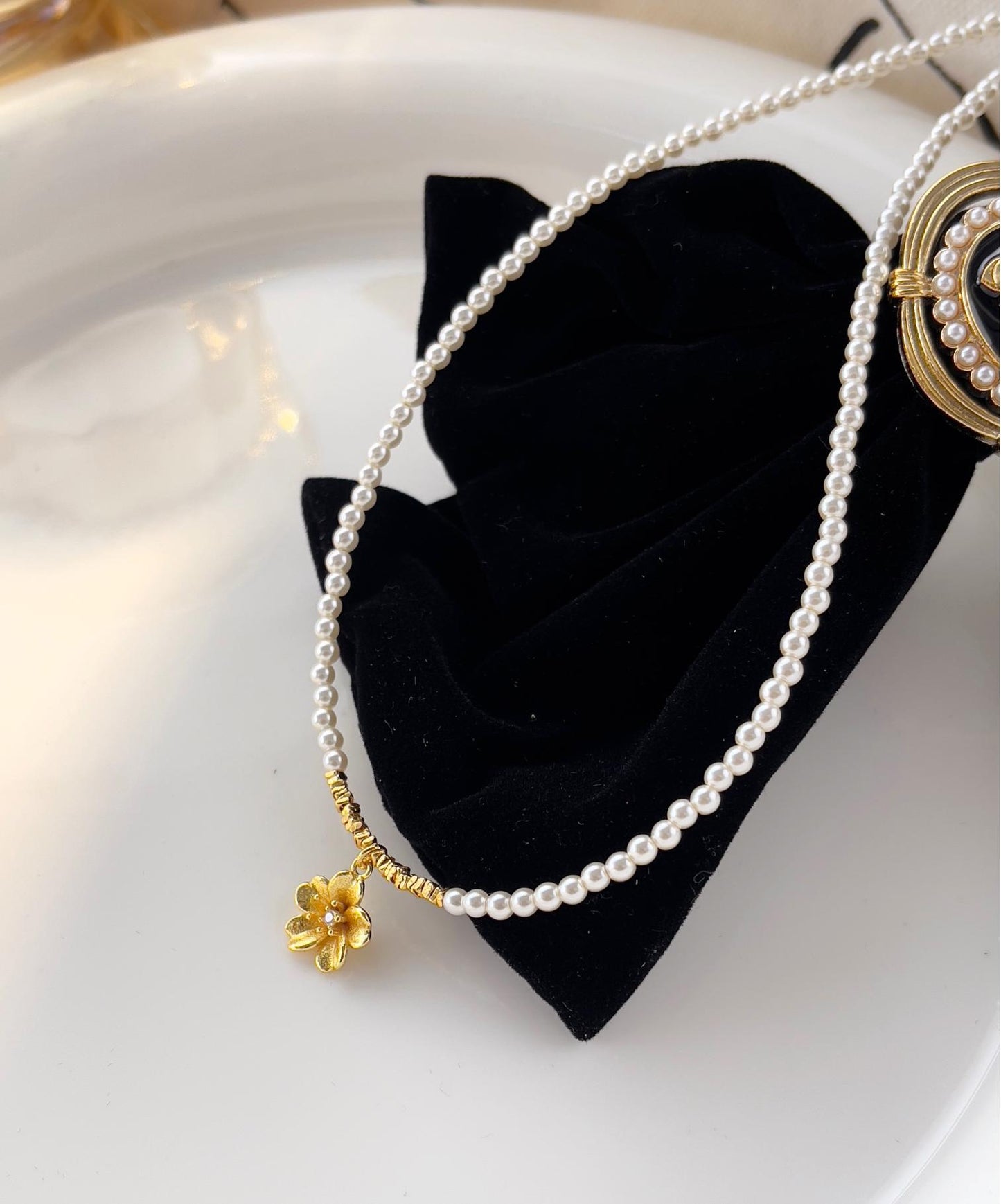 Natural freshwater pearl necklace, with a light luxury and high-end feel, simple design and elegant temperament, is a jewelry gift for women