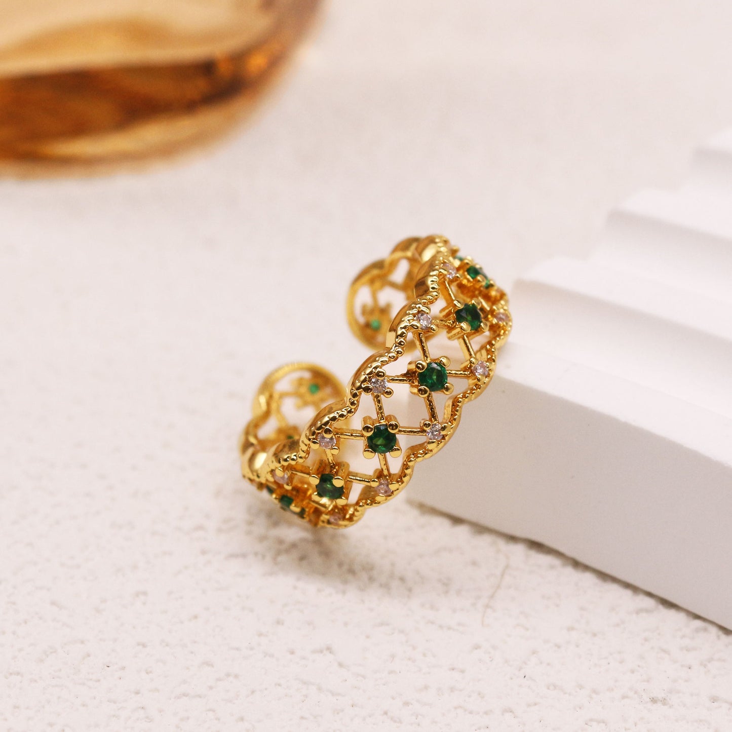 French Retro Lace Hollow Emerald Ring