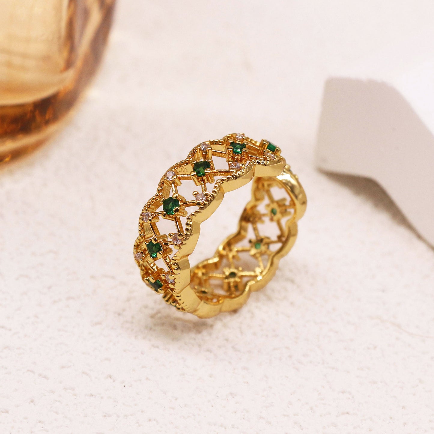 French Retro Lace Hollow Emerald Ring