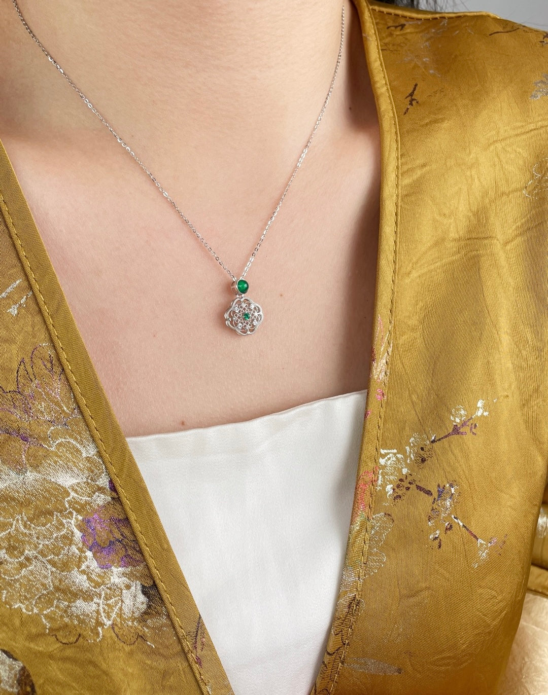 18k gold-plated chalcedony necklace