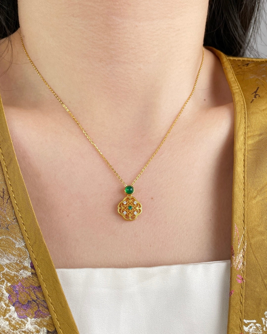 18k gold-plated chalcedony necklace