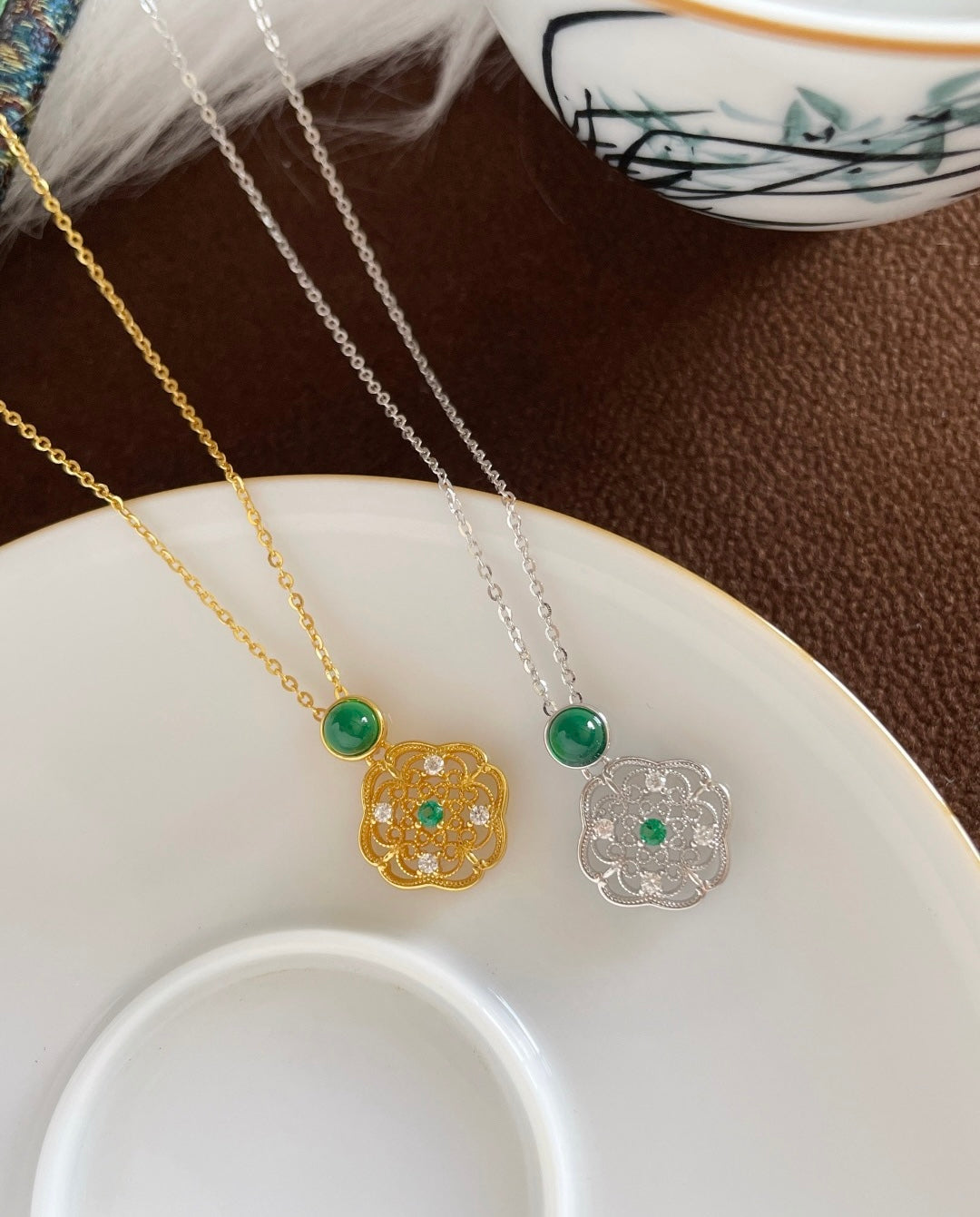 18k gold-plated chalcedony necklace