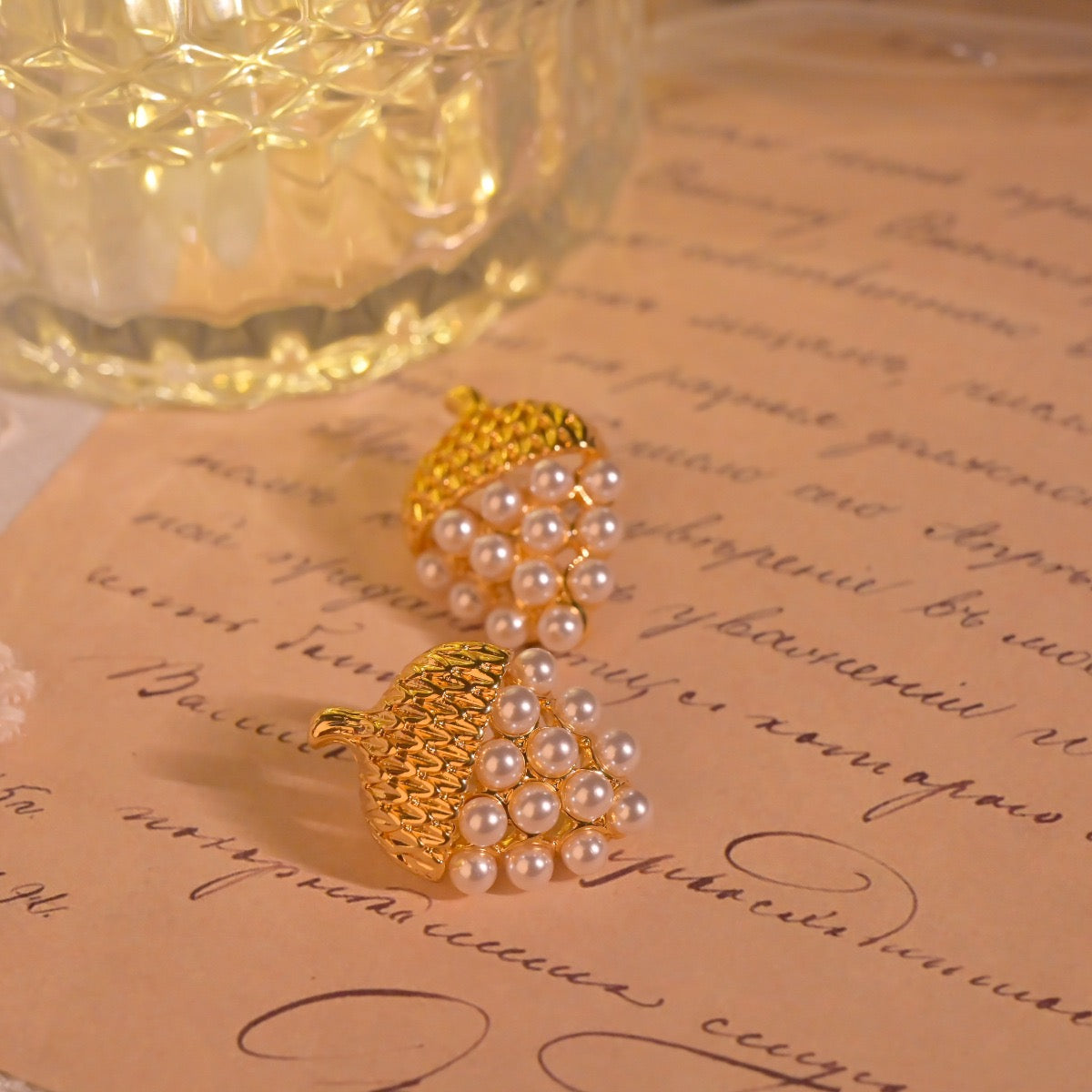 Small fragrant pinecone pearl earrings female medieval vintage temperament high sense earrings 925 silver needle earrings