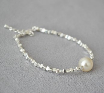 silver pieces with white pearl bracelet ,Korean luxury style bracelet