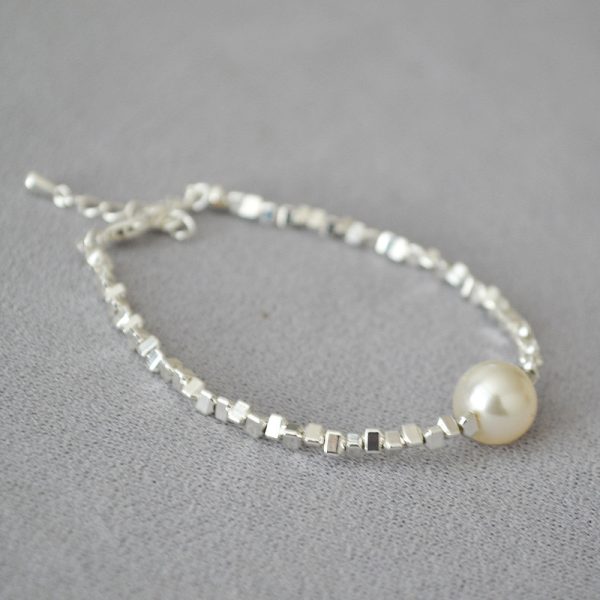 silver pieces with white pearl bracelet ,Korean luxury style bracelet