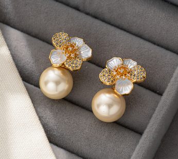 French pearls style earring silver pin